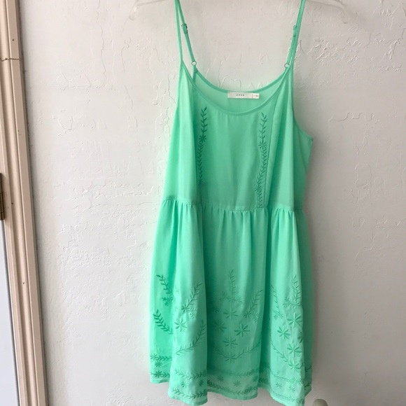 Dress - Picture 1 of 4